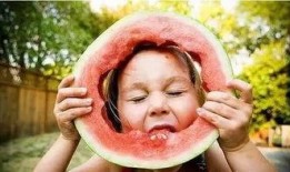 随拍吃瓜群众,揭秘网络时代的围观文化