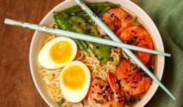 喝水吃饼吃瓜吃面吃人,饮水品饼，嚼瓜尝面，感悟生活百态