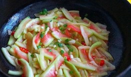 吃瓜有股腥味,吃瓜为何会有腥味之谜