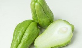 光着膀子吃瓜,光膀子吃瓜，畅享清凉时光