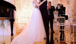 朗朗夫妇吃瓜,甜蜜瞬间曝光，网友直呼甜到心里